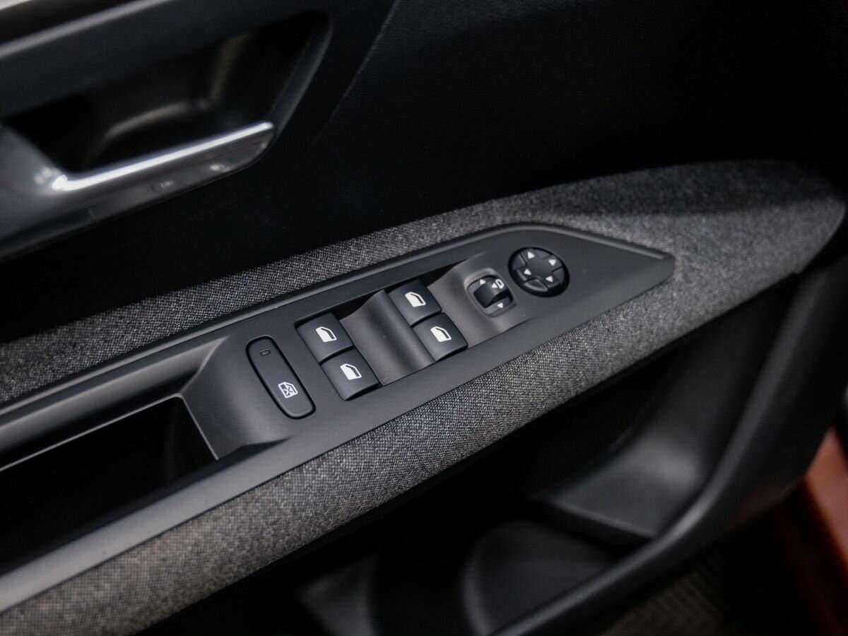 Купить Peugeot 3008, 2018, 55 000 км, фото №14