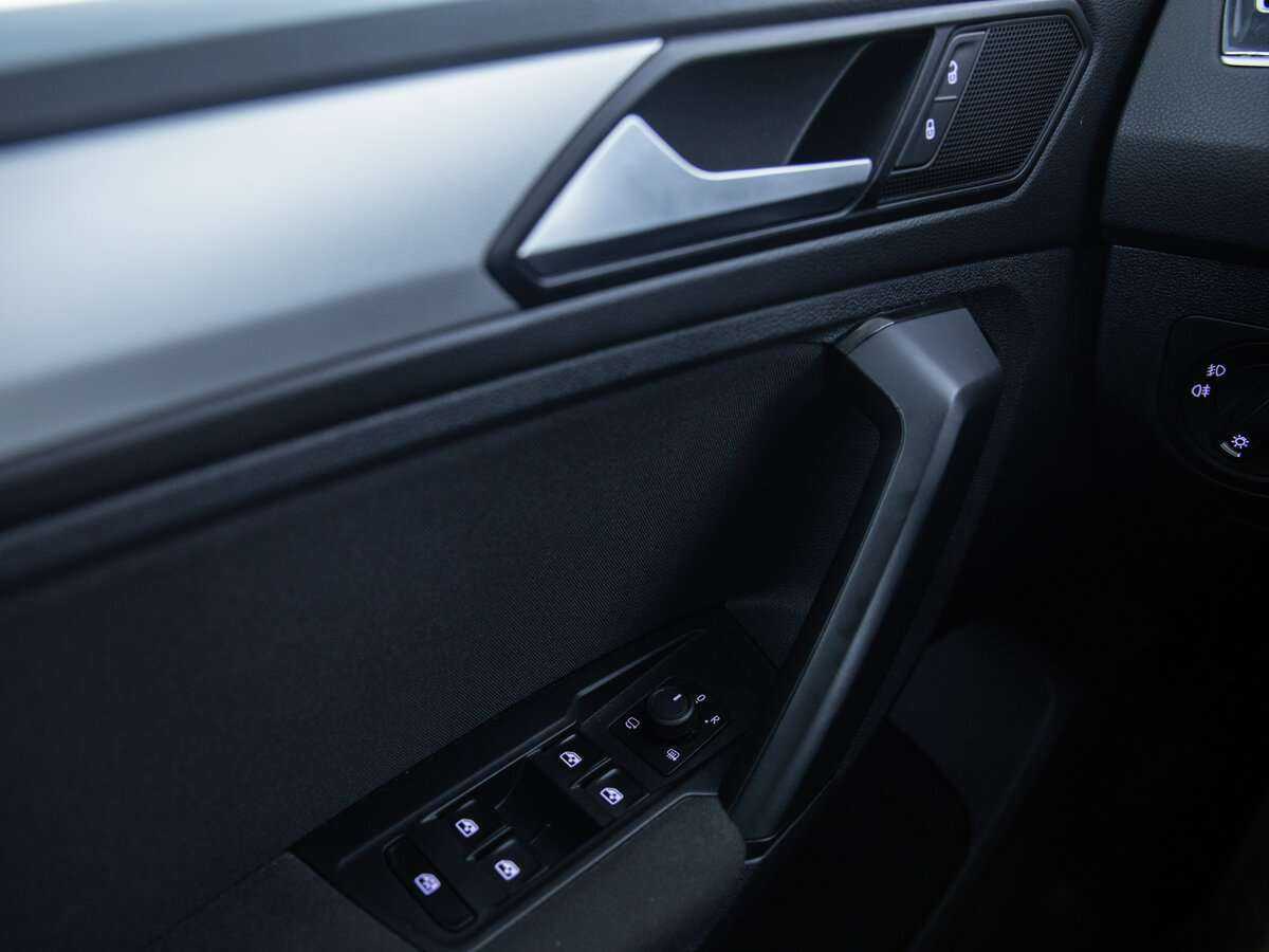 Купить Volkswagen Tiguan, 2020, 49 608 км, фото №17