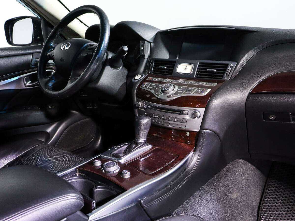 Купить Infiniti Q70, 2014, 115 637 км, фото №4