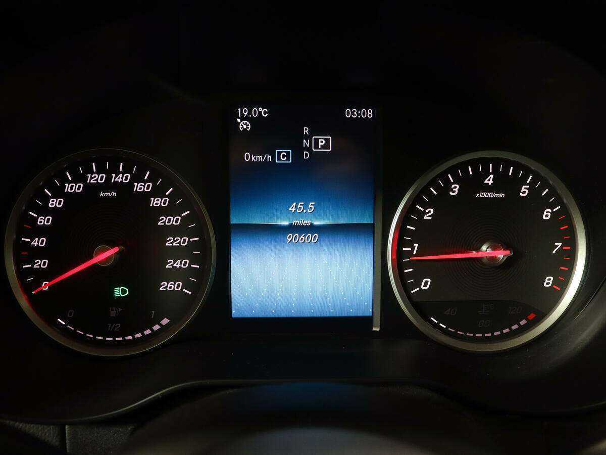 Купить Mercedes-Benz C-Класс 180, 2018, 145 809 км, фото №9