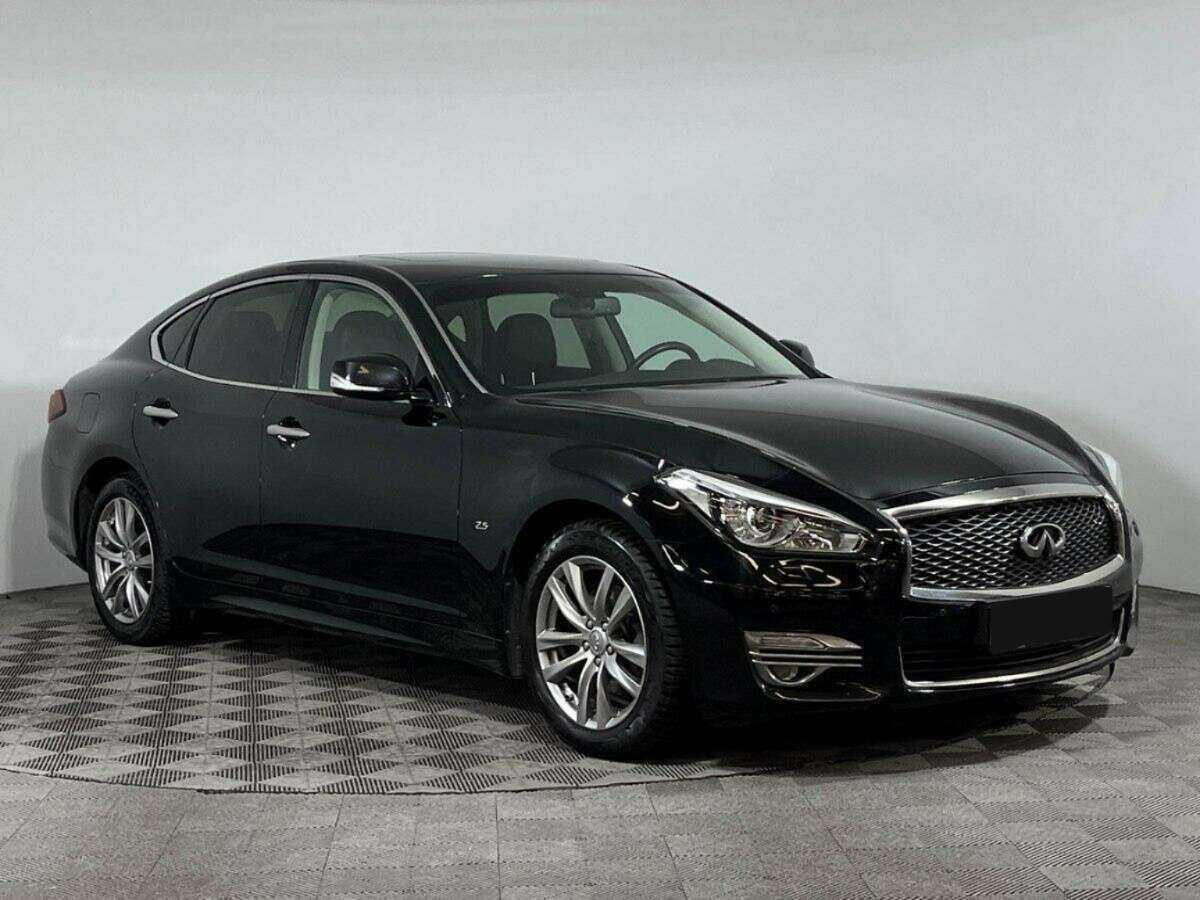 Infiniti Q70