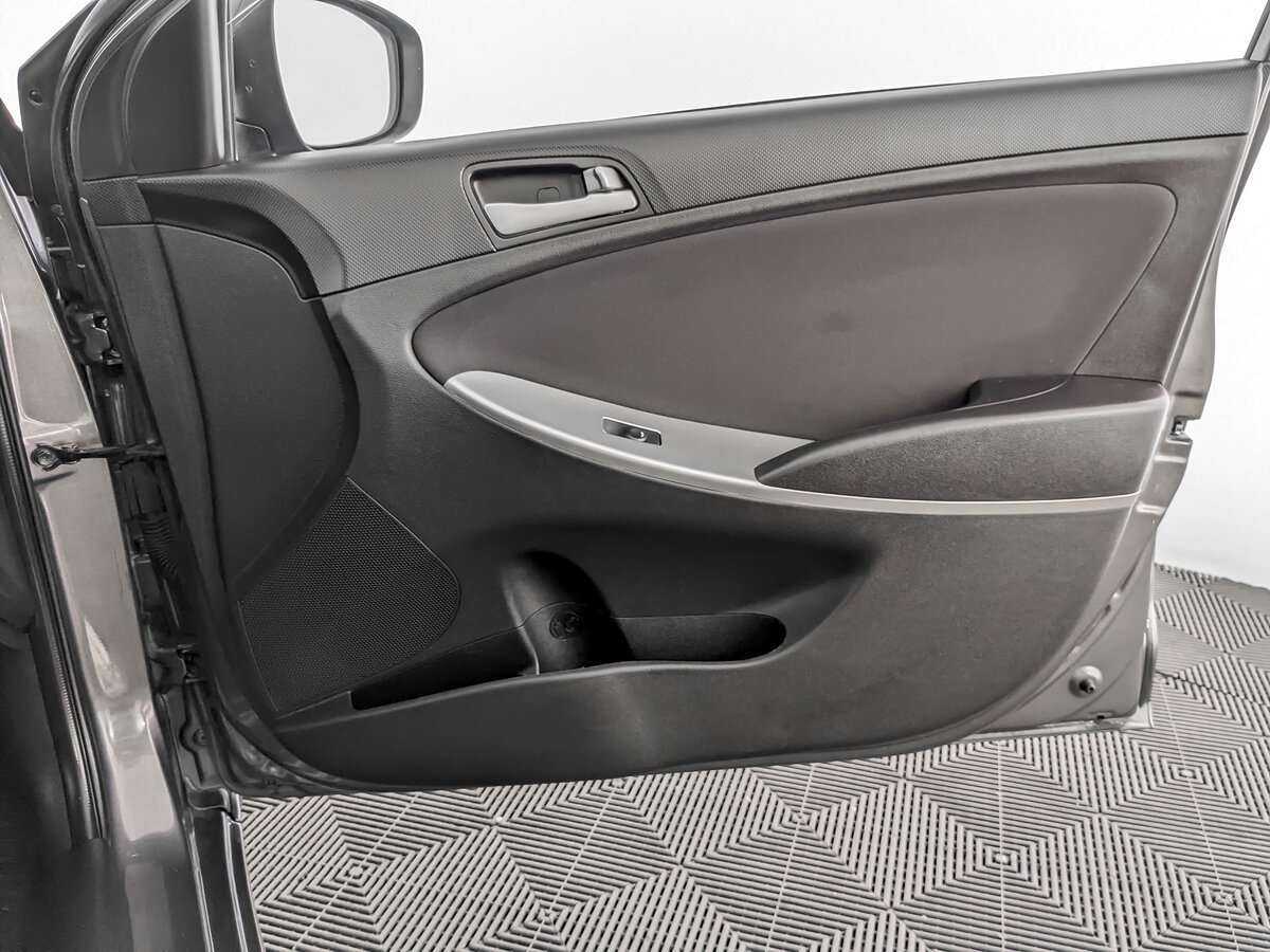 Купить Hyundai Solaris, 2015, 184 890 км, фото №20