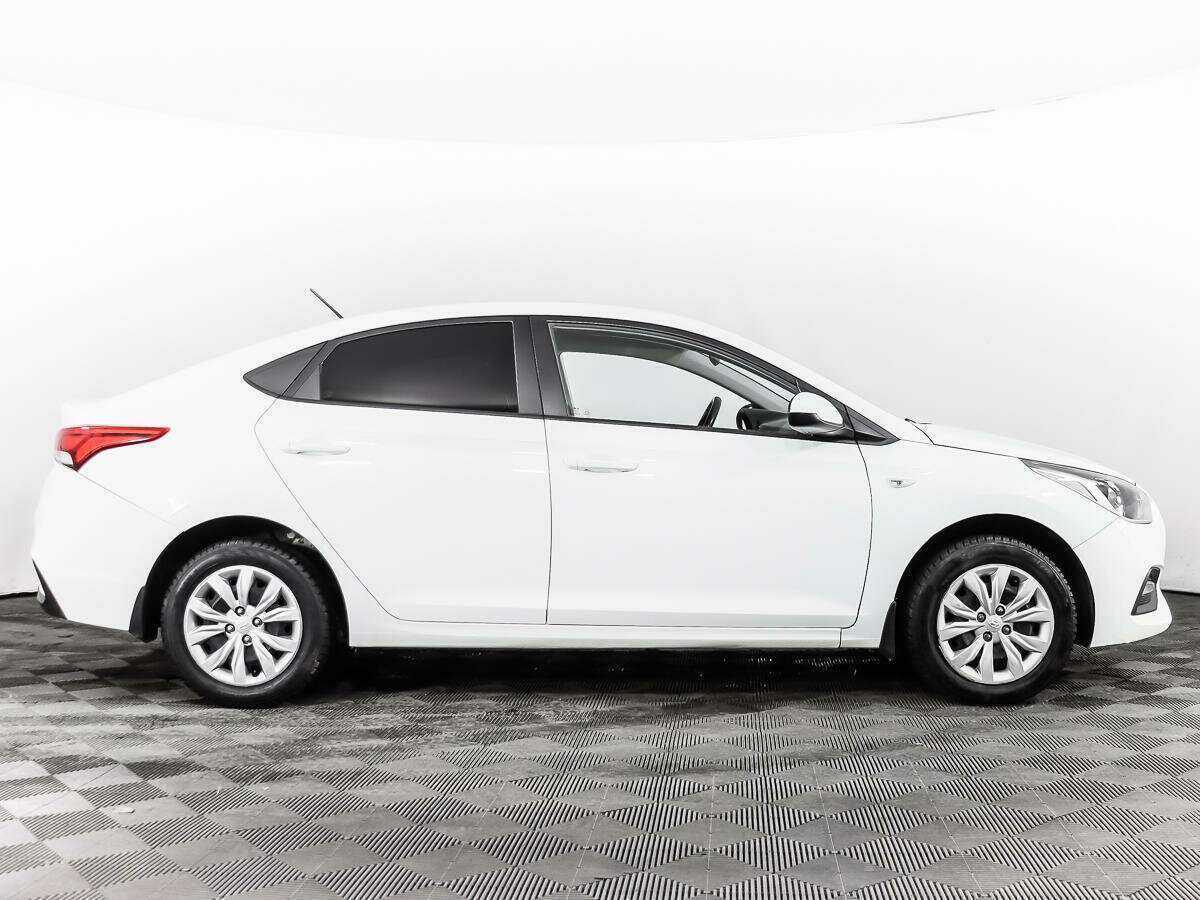 Купить Hyundai Solaris, 2019, 146 826 км, фото №4