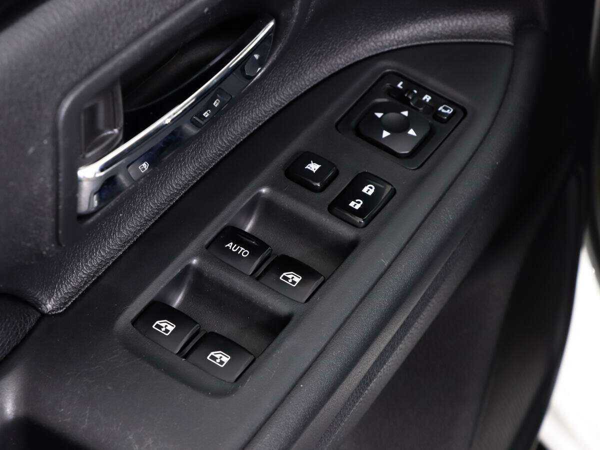 Купить Mitsubishi Outlander, 2017, 108 883 км, фото №10