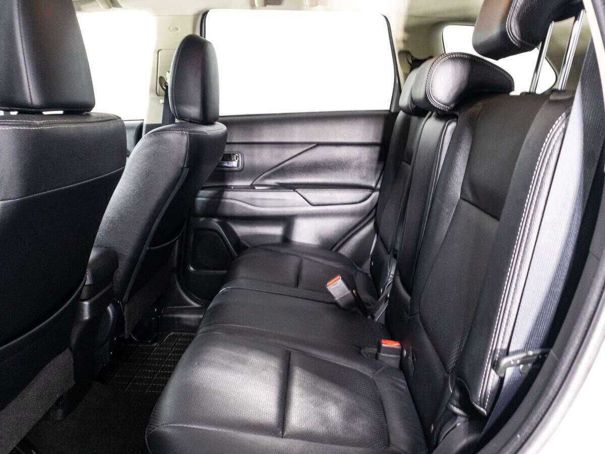 Купить Mitsubishi Outlander, 2017, 75 290 км, фото №10