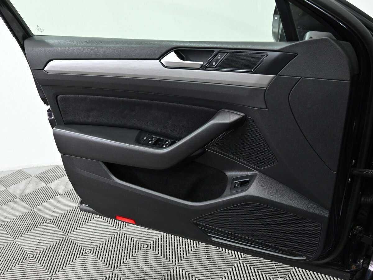 Купить Volkswagen Passat, 2016, 106 000 км, фото №11