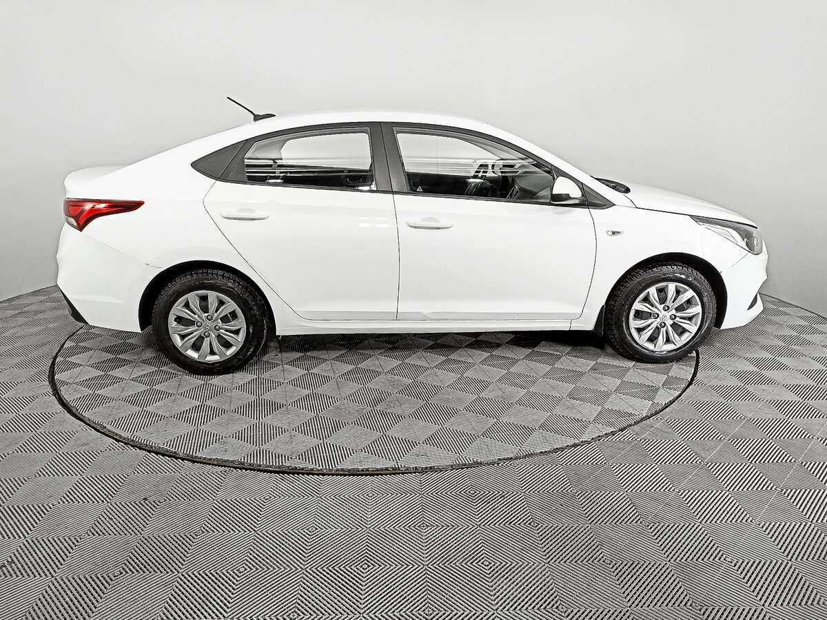 Купить Hyundai Solaris, 2019, 58 346 км, фото №4