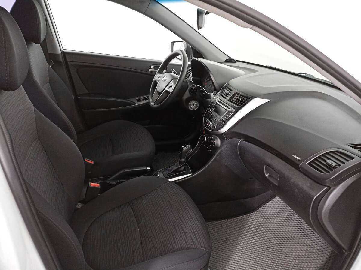 Купить Hyundai Solaris, 2015, 125 600 км, фото №9