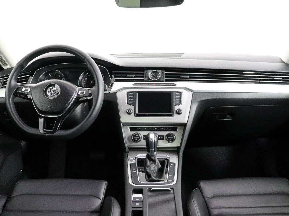 Купить Volkswagen Passat, 2017, 181 000 км, фото №11