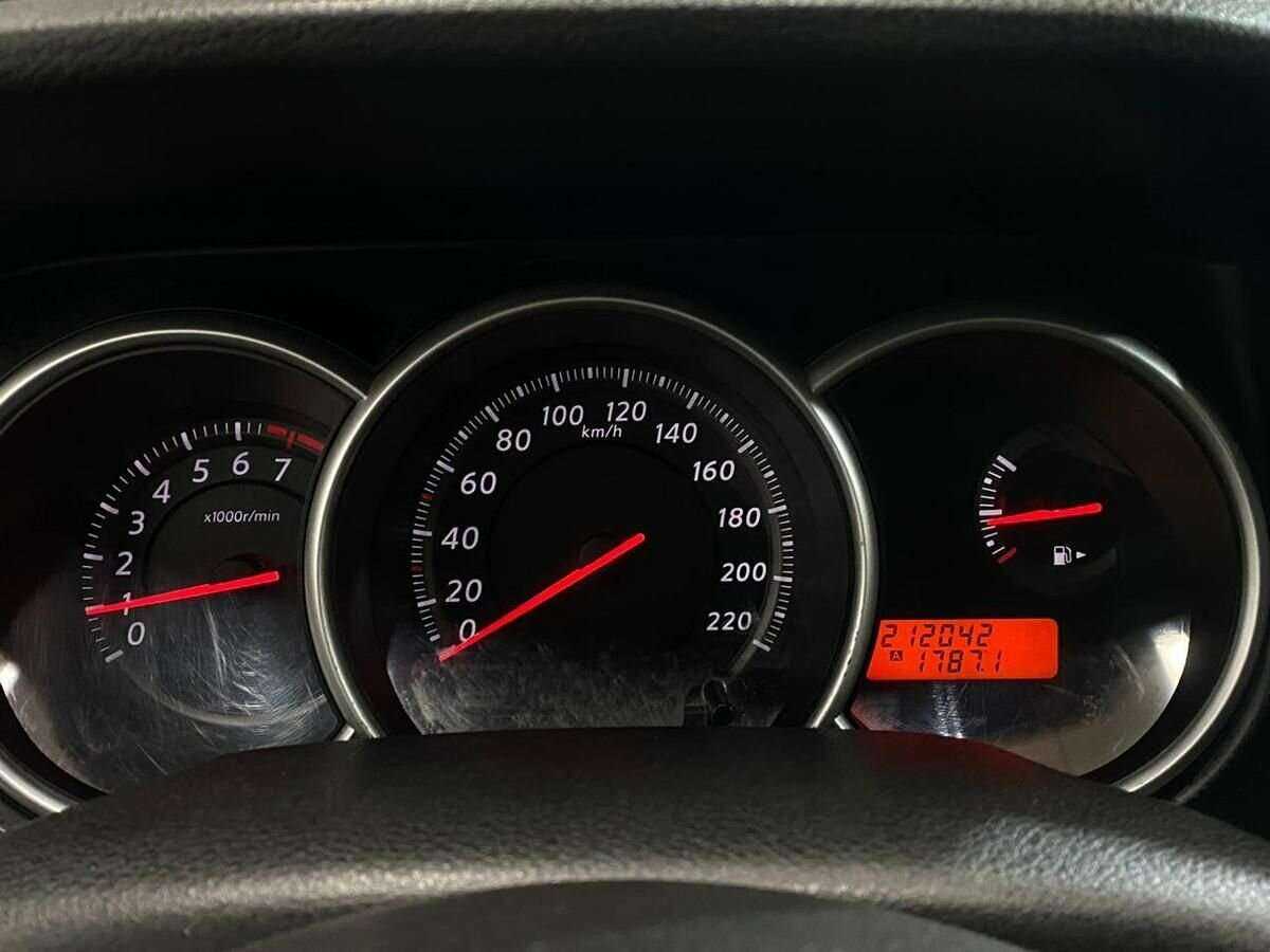 Купить Nissan Tiida, 2013, 211 000 км, фото №12