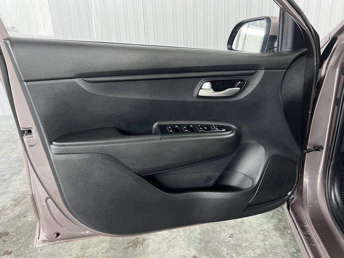 Купить Kia Rio, 2018, 99 396 км, фото №9