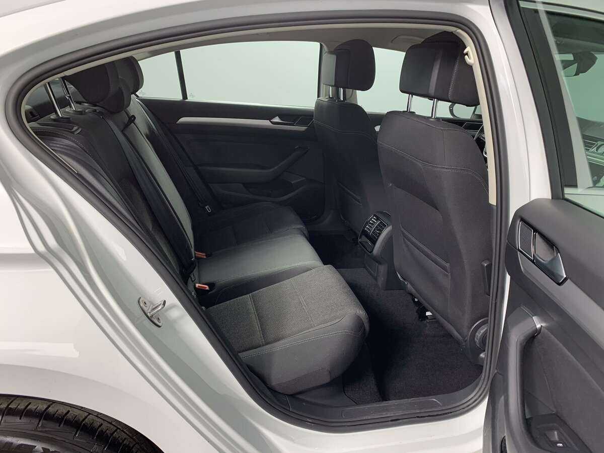 Купить Volkswagen Passat, 2019, 101 776 км, фото №16