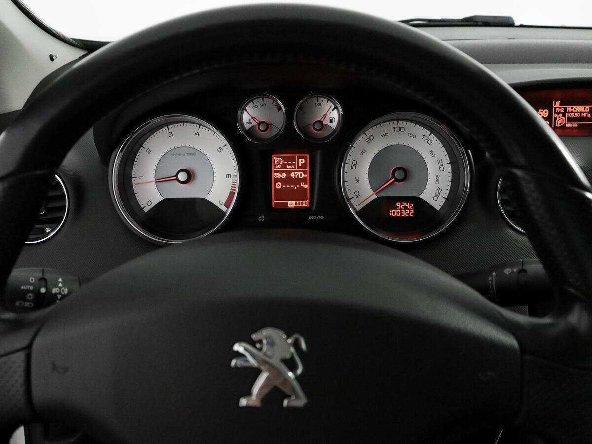 Купить Peugeot 308, 2012, 100 300 км, фото №19