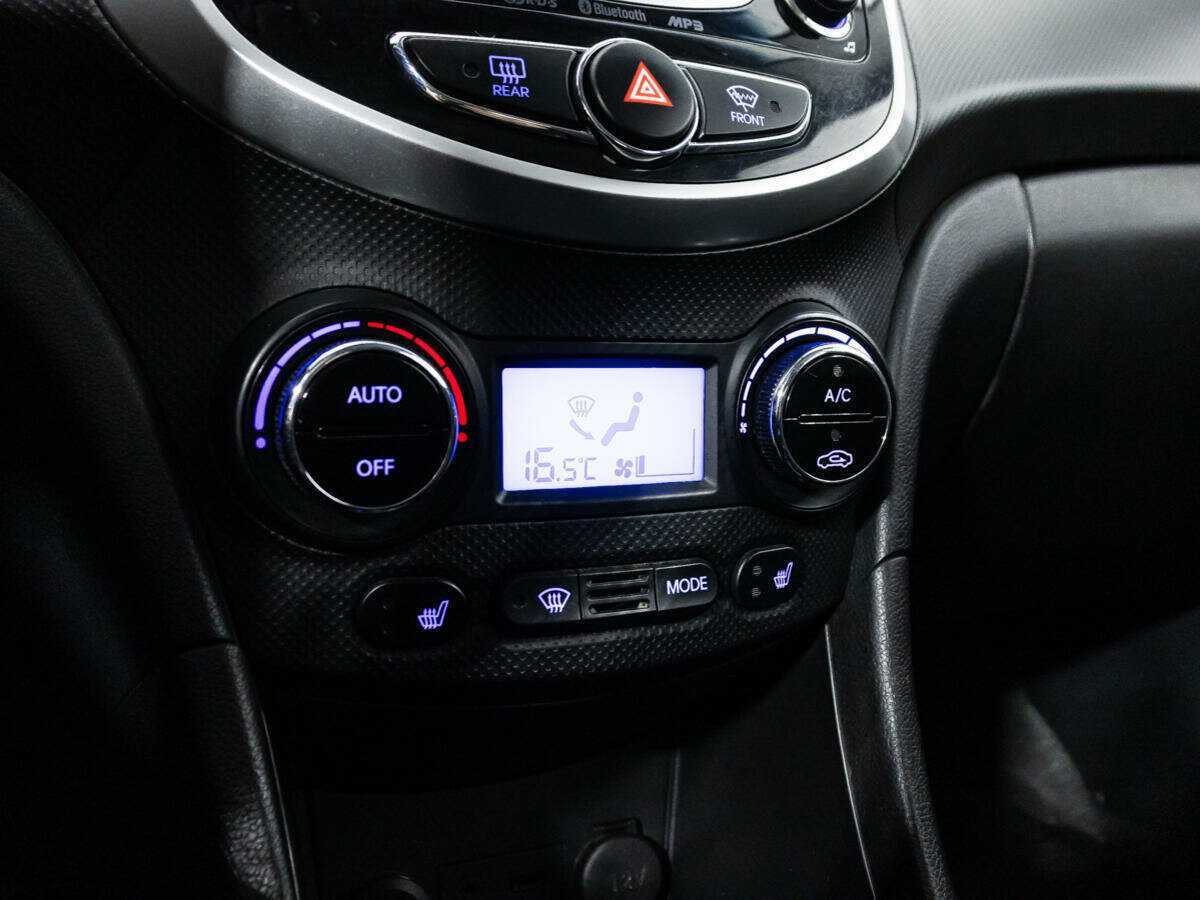 Купить Hyundai Solaris, 2013, 182 284 км, фото №15