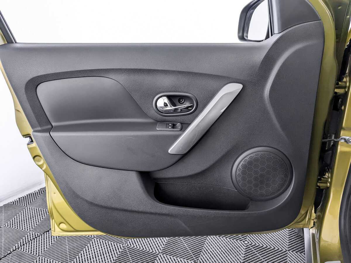 Купить Renault Sandero Stepway, 2016, 28 407 км, фото №15