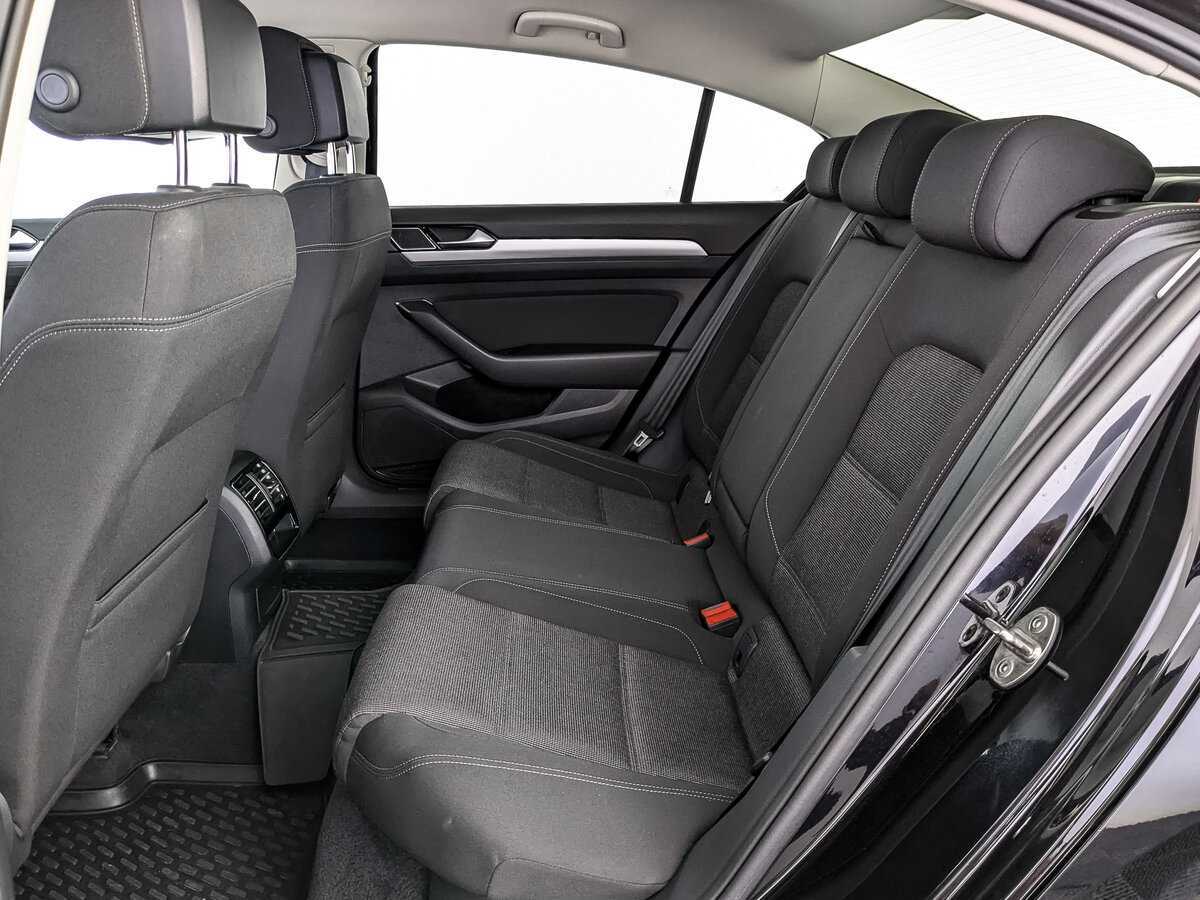 Купить Volkswagen Passat, 2018, 188 206 км, фото №10