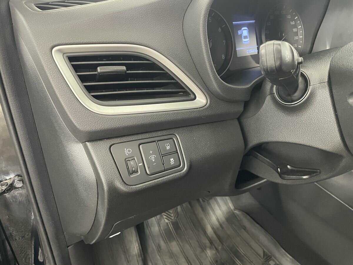 Купить Hyundai Solaris, 2017, 215 449 км, фото №9