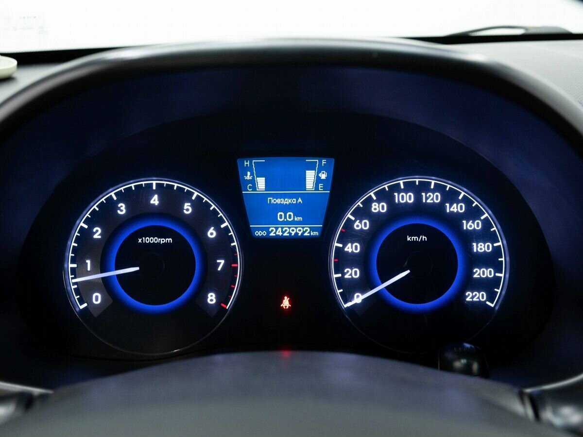 Купить Hyundai Solaris, 2012, 243 000 км, фото №17