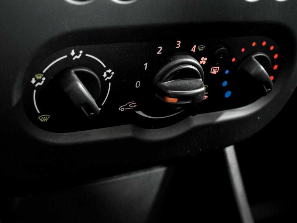 Купить Renault Logan, 2013, 61 401 км, фото №11