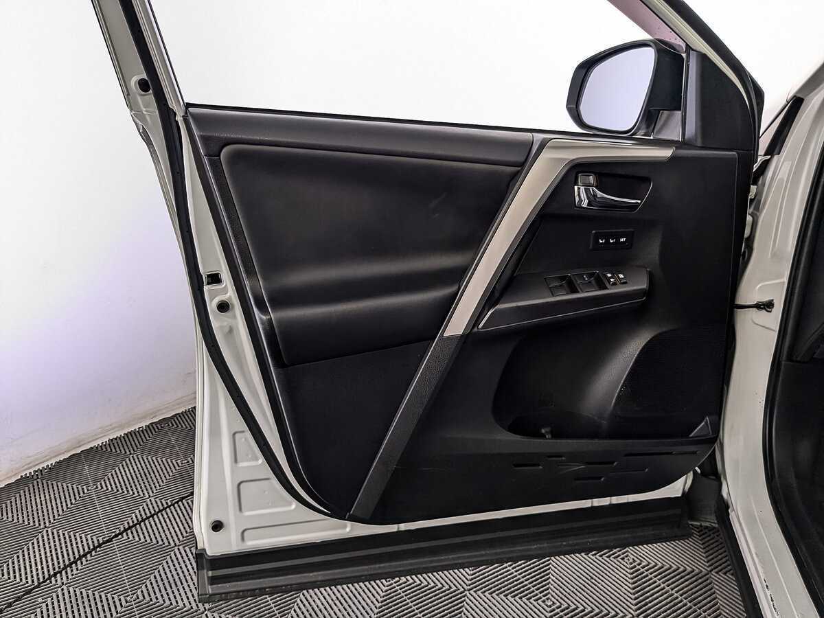Купить Toyota RAV4, 2018, 205 233 км, фото №17