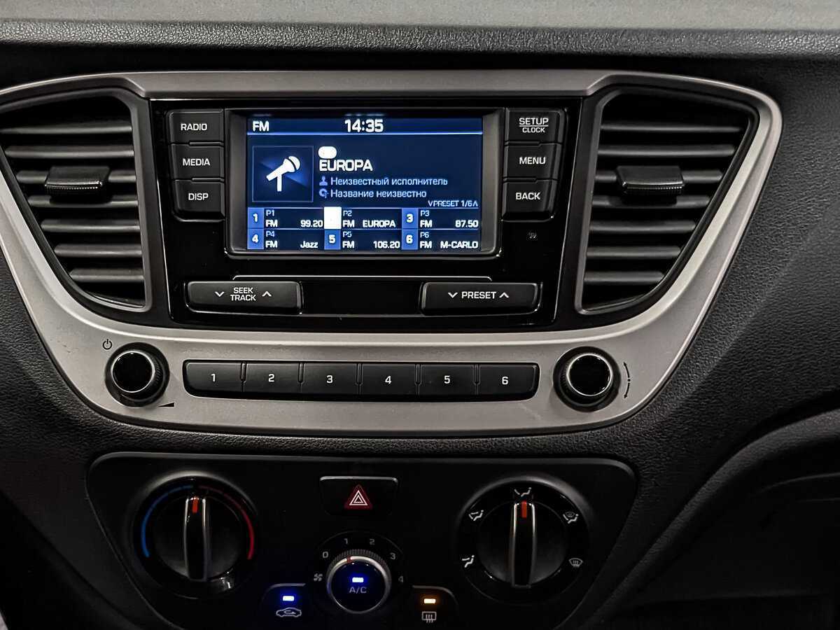 Купить Hyundai Solaris, 2018, 59 228 км, фото №17