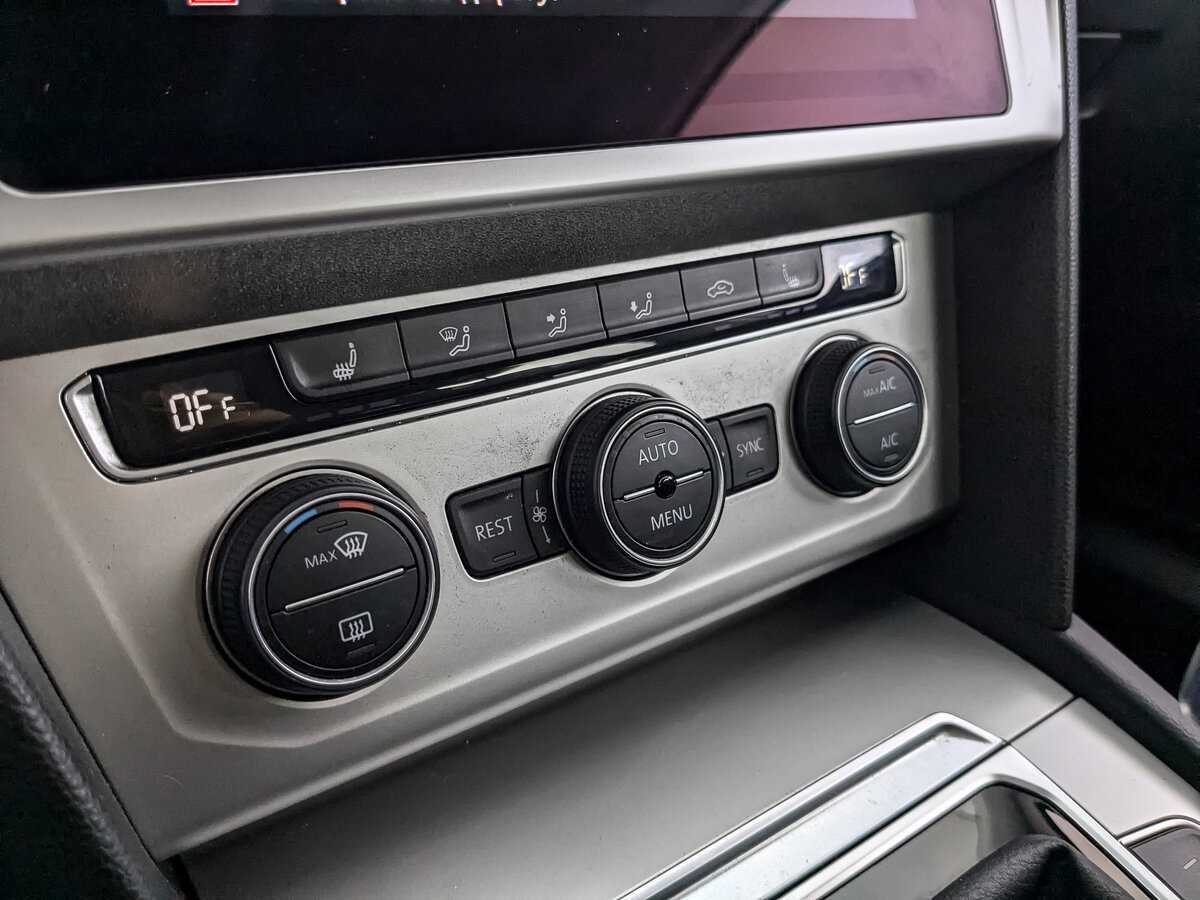 Купить Volkswagen Passat, 2019, 43 971 км, фото №18