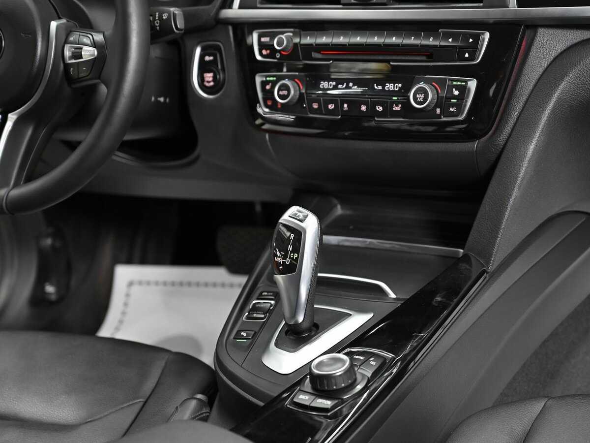 Купить BMW 3 серии 318i, 2017, 155 000 км, фото №12