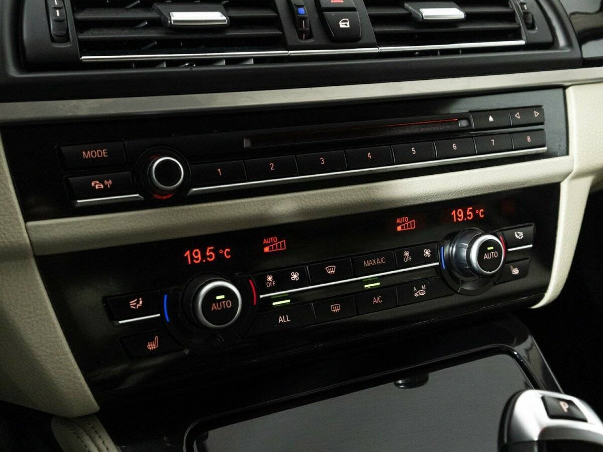 Купить BMW 5 серии 528i xDrive, 2013, 127 784 км, фото №19