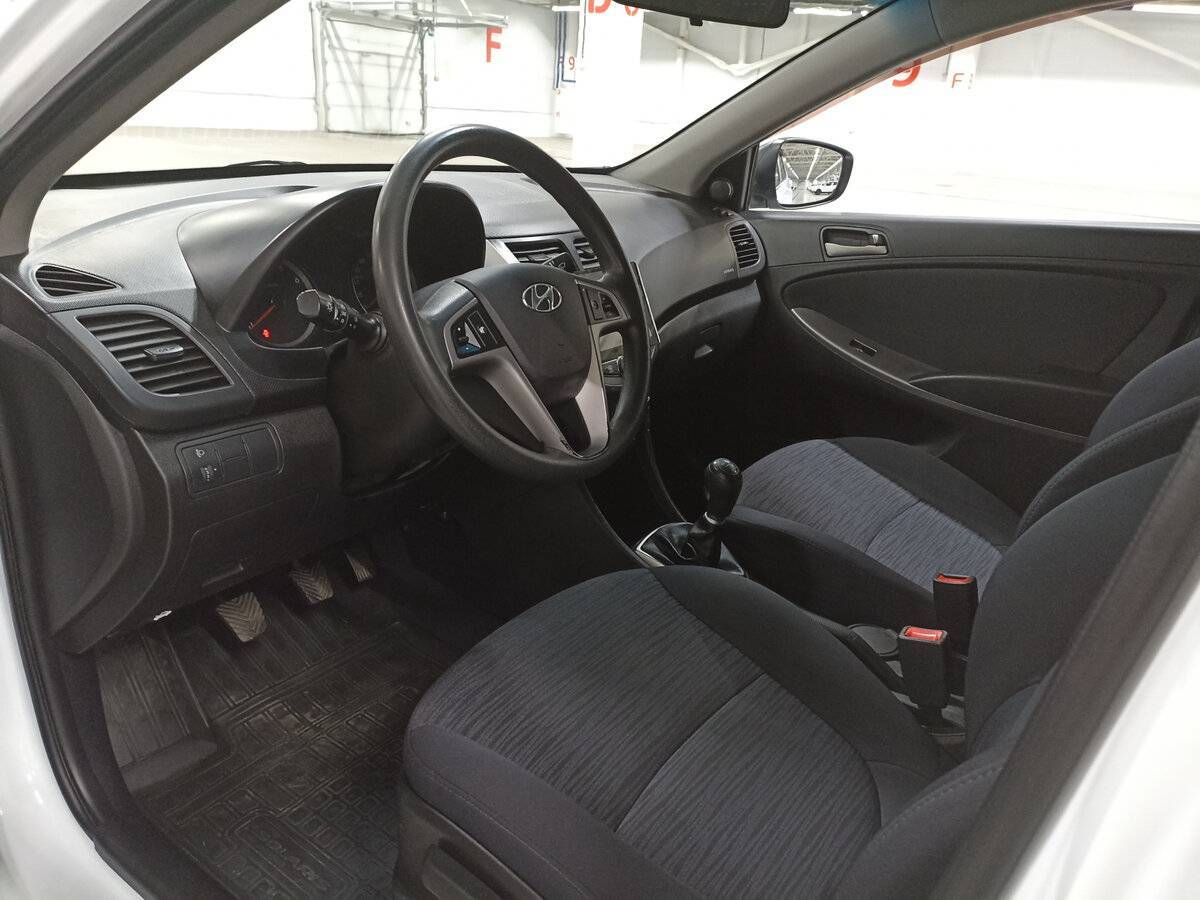 Купить Hyundai Solaris, 2015, 157 533 км, фото №16