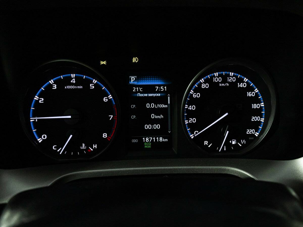 Купить Toyota RAV4 IV (XA40) Рестайлинг, 2016, 187 104 км, фото №10