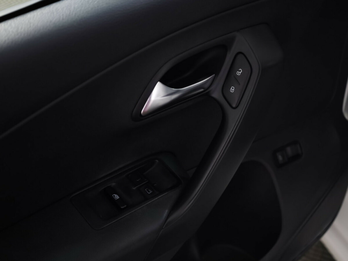 Купить Volkswagen Polo V Рестайлинг, 2018, 268 423 км, фото №11