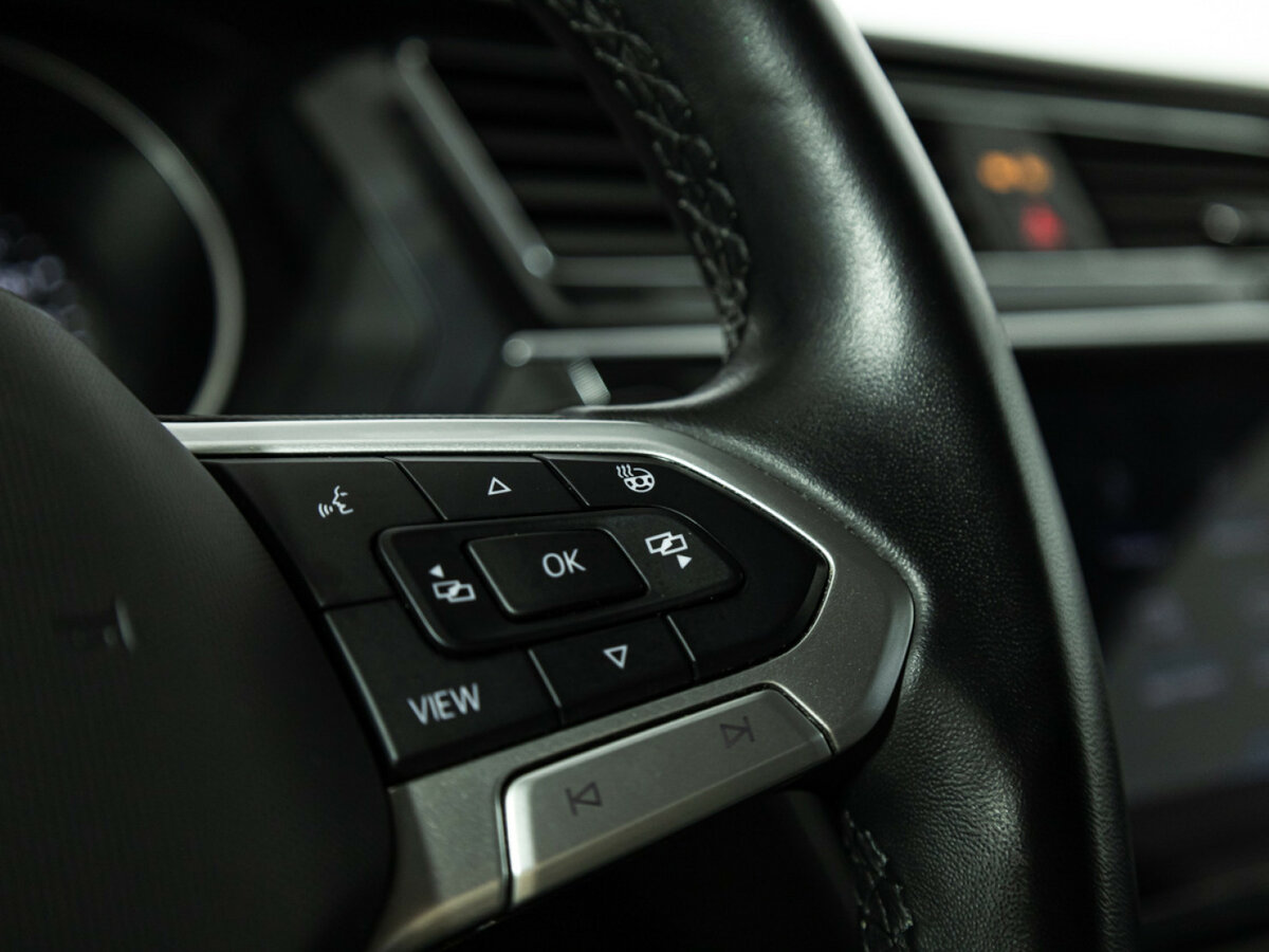 Купить Volkswagen Tiguan II Рестайлинг, 2022, 49 159 км, фото №16