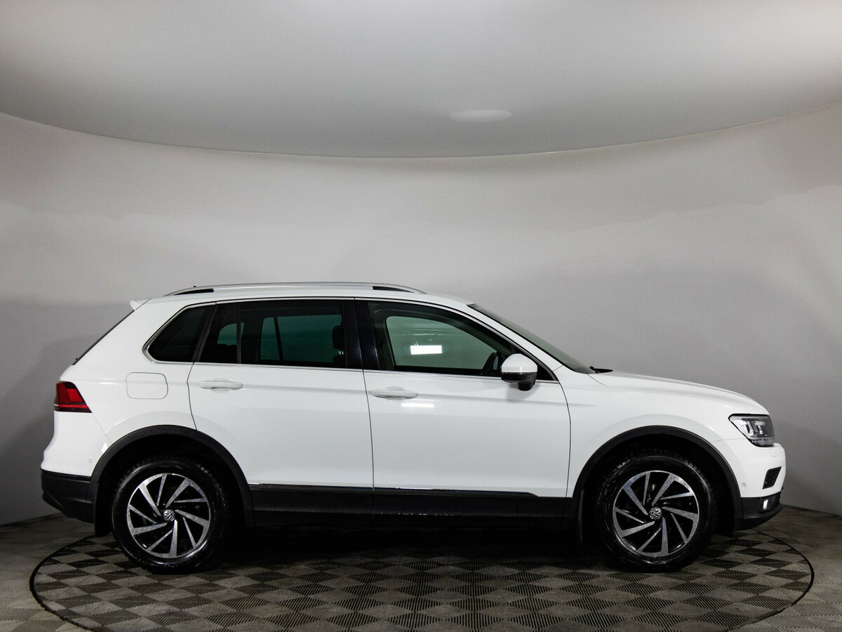 Купить Volkswagen Tiguan II, 2018, 45 750 км, фото №4